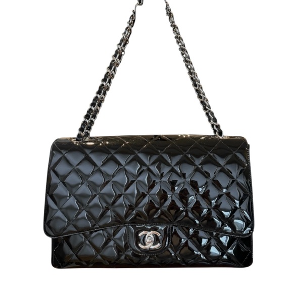 CHANEL Classic Maxi Single Flap Patent Leather • BLACK • Silver-Tone Hardware - Picture 4 of 16